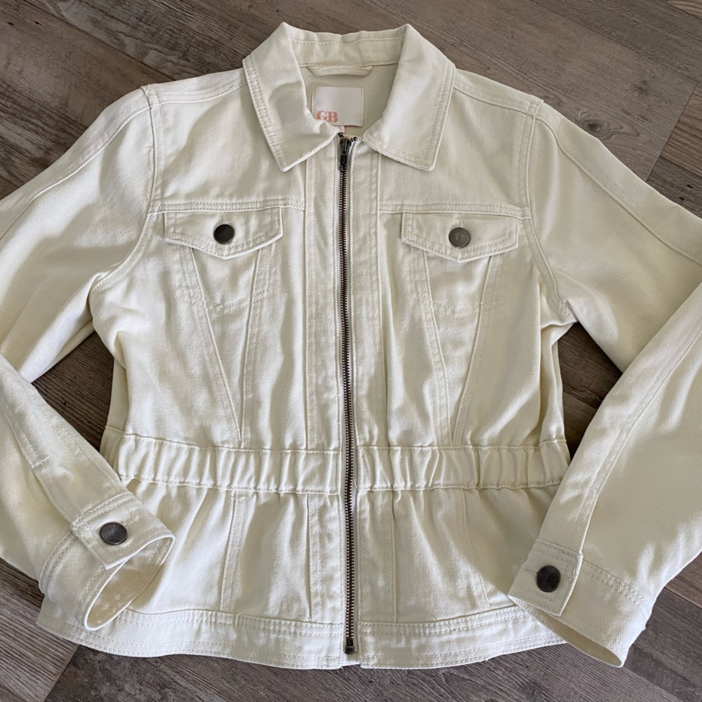 Used once Cream cropped Heavy weight Jean jacket—GB brand-size M